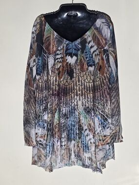 Cover Charge V-Neck Feather-Print Tunic Top in Multicolor (Size M)